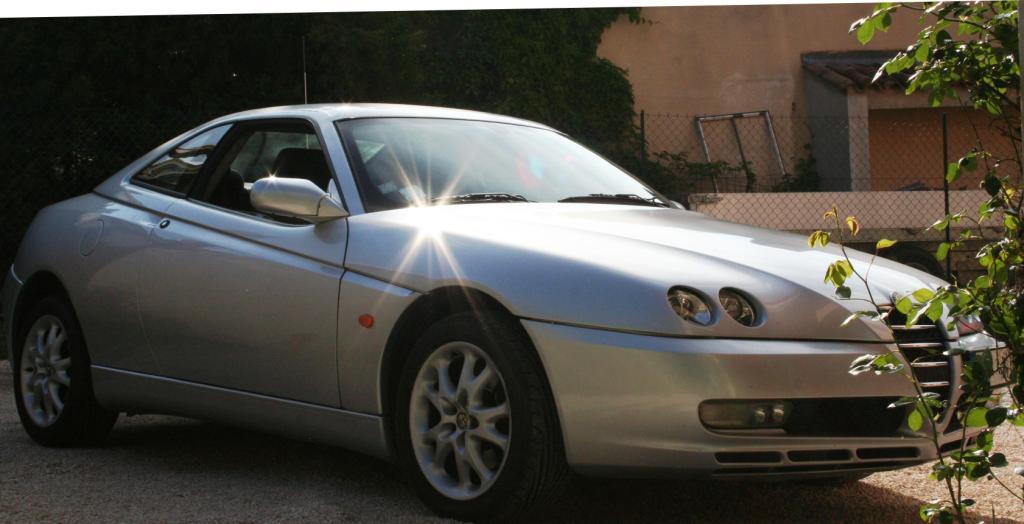 Alfa Romeo GTV 2.0 JTS Distinctive Gris clair Essence occasion france de PROVENCE ALPES Cte dAzur